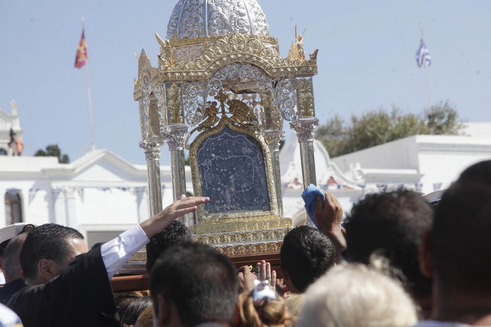 Εκκλησία Παναγίας Τήνου: Η θαυματουργή εικόνα -Το όραμα της μοναχής | iefimerida.gr 1
