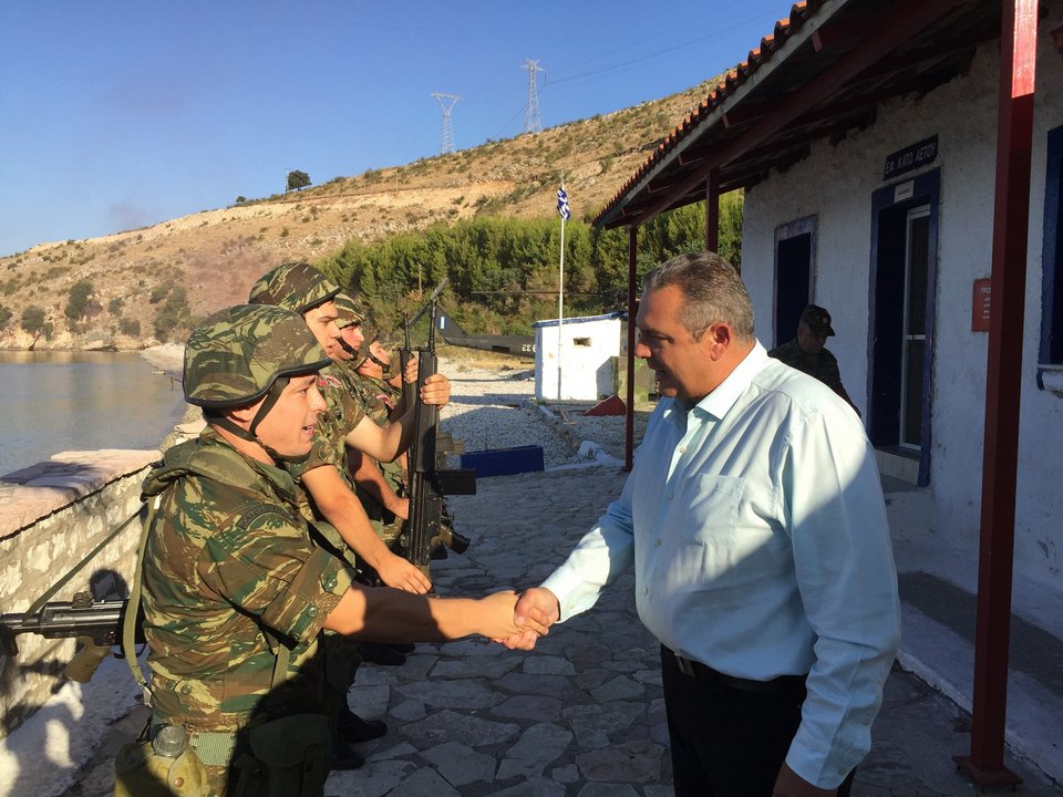 Σε στρατιωτικές μονάδες και φυλάκια στα Ιωάννινα ο Πάνος Καμμένος [εικόνες] | iefimerida.gr 0