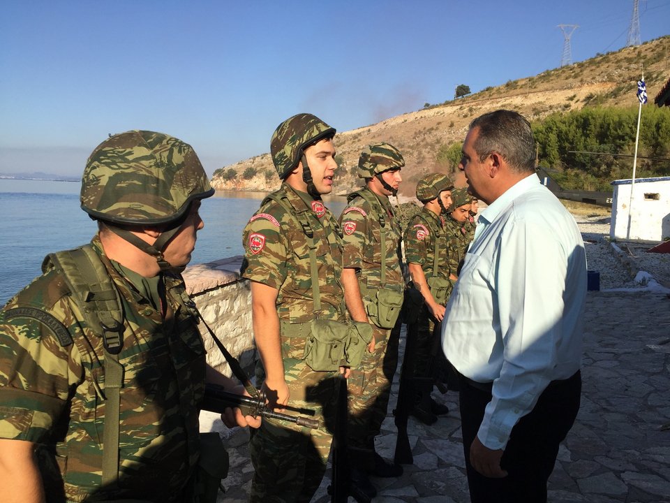 Σε στρατιωτικές μονάδες και φυλάκια στα Ιωάννινα ο Πάνος Καμμένος [εικόνες] | iefimerida.gr 2