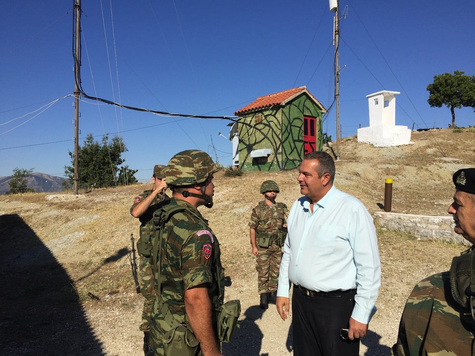 Σε στρατιωτικές μονάδες και φυλάκια στα Ιωάννινα ο Πάνος Καμμένος [εικόνες] | iefimerida.gr 1