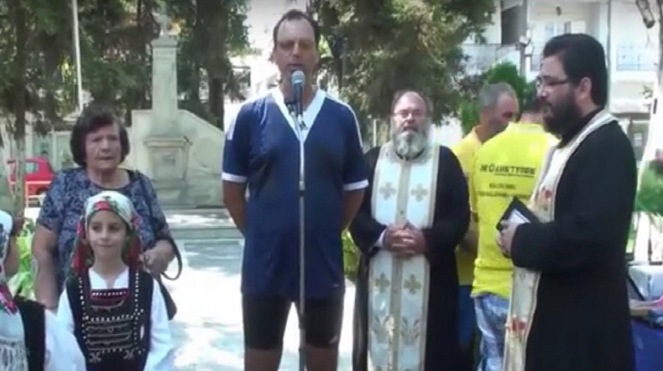 Ετρεξε 573 χιλ.από την Τουρκία στην Ελλάδα κουβαλώντας χώμα και νερό -Για να τιμήσει τους προγόνους του [εικόνα]      | iefimerida.gr 0