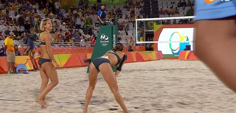 Beach volley: Οι Γερμανίδες με καυτά μπικίνι και οι Αιγύπτιες με μαντήλες[εικόνες] | iefimerida.gr 1