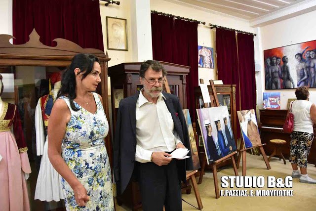 Ο Αντώνης Σαμαράς με σπορ εμφάνιση, την σύζυγό του και τον γιο του στο Ναύπλιο [εικόνες] | iefimerida.gr 5