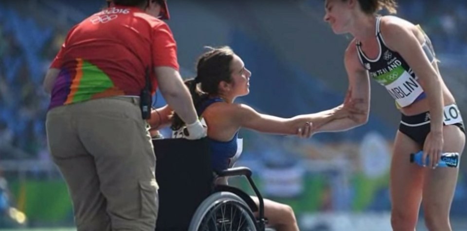 Σπάνια διάκριση για τις δυο αθλήτριες που δίδαξαν ήθος στο Ρίο [εικόνες&βίντεο] | iefimerida.gr 5