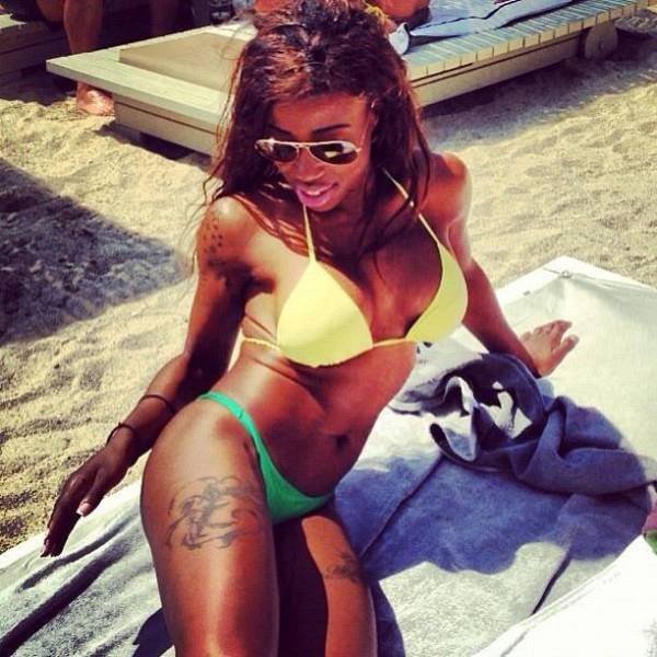 Αυτή είναι η ρεπόρτερ πίσω από το κανάλι Mykonos tv [βίντεο] | iefimerida.gr 2