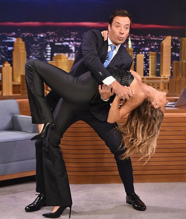 Ο εκρηκτικός παρουσιαστής του The Tonight Show θα είναι ο οικοδεσπότης στις Χρυσές Σφαίρες | iefimerida.gr 0