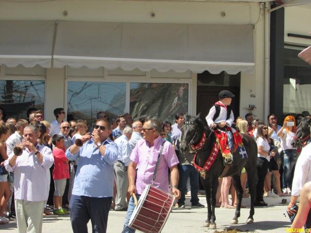 Αναβίωσε το έθιμο των καβαλάρηδων στη Σιάτιστα Κοζάνης [εικόνες & βίντεο] | iefimerida.gr 8