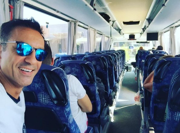 Ο Πέτρος Ιμβριος ταξιδεύει με το ΚΤΕΛ [εικόνα] | iefimerida.gr 0
