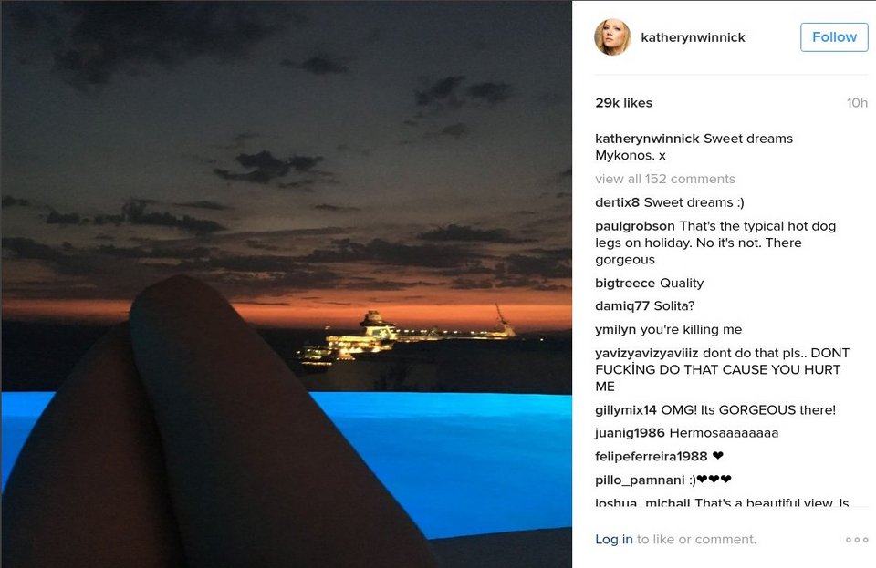 Η πιο σέξι διαφήμιση της Ελλάδας -Η καλλονή των Βίκινγκς ποστάρει γυμνή από τη Σαντορίνη [εικόνες] | iefimerida.gr 0