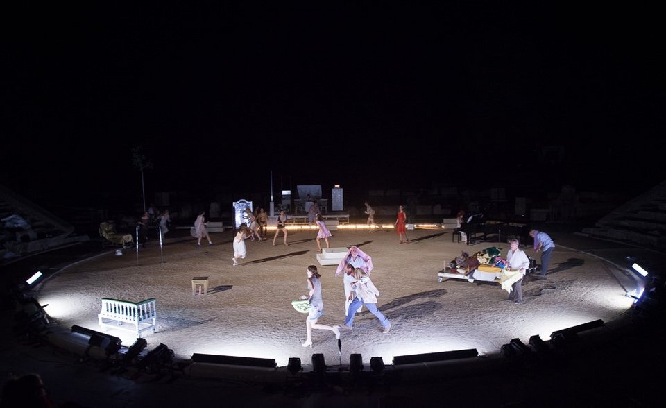 Επίδαυρος: 15.000 θεατές στη Λυσιστράτη του Εθνικού [εικόνες] | iefimerida.gr 1