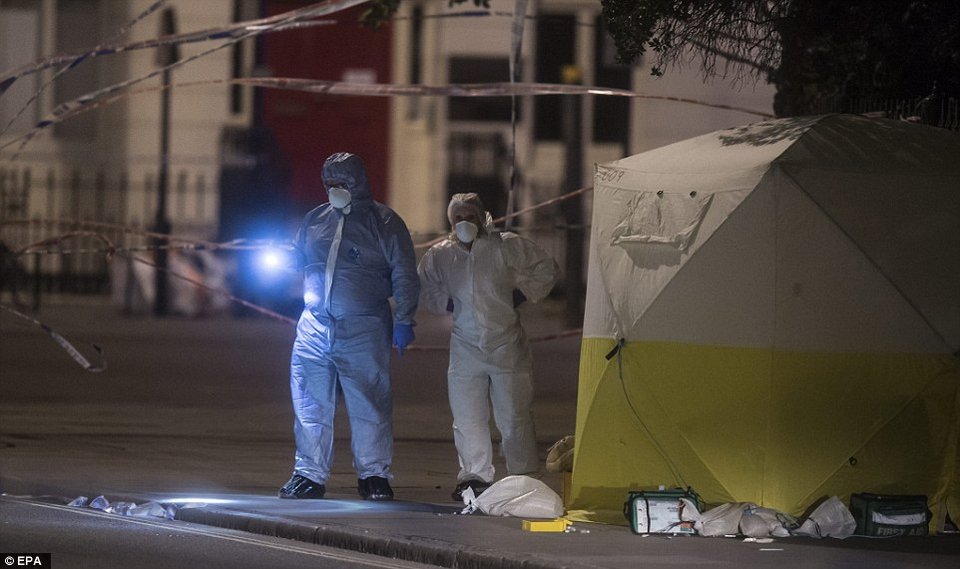 Τρόμος στο Λονδίνο: 19χρονος με μαχαίρι σκότωσε μια γυναίκα και τραυμάτισε 5 άτομα | iefimerida.gr 0
