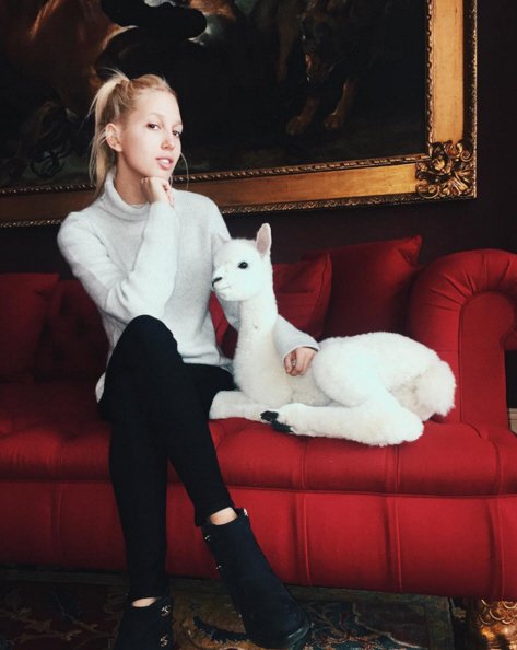 To Vanity Fair μετράει πόσες φορές η Μαρία Ολυμπία έχει το στόμα ανοιχτό στις φωτό [εικόνες] | iefimerida.gr 3