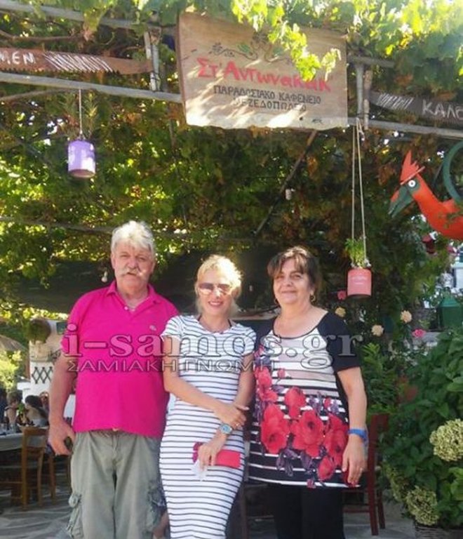 Η Μενεγάκη χωρίς στιλιζαρισμένα μαλλιά και βαρύ μακιγιάζ τρώει σε Καφενείο με τον Ματέο [εικόνες] | iefimerida.gr 1