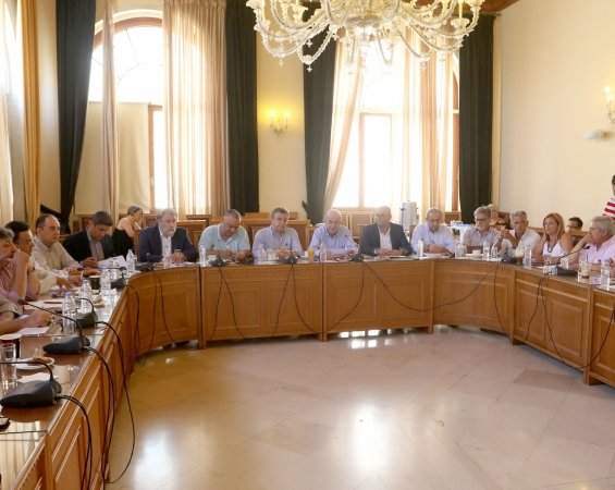 Ενταση στη σύσκεψη δημάρχων Κρήτης για το προσφυγικό - Οι όροι που έθεσαν | iefimerida.gr 0