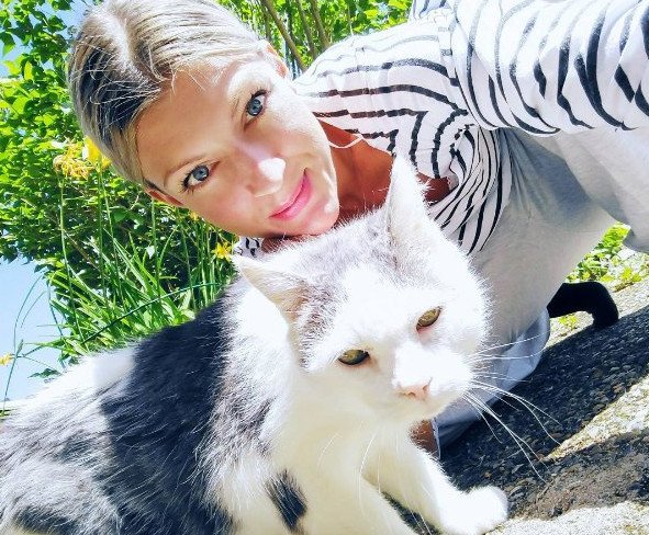 Η πιο σέξι πιλότος επιβατικών αεροπλάνων -Γαλανομάτα Σουηδέζα, πετάει και στην Ελλάδα [εικόνες] | iefimerida.gr 10