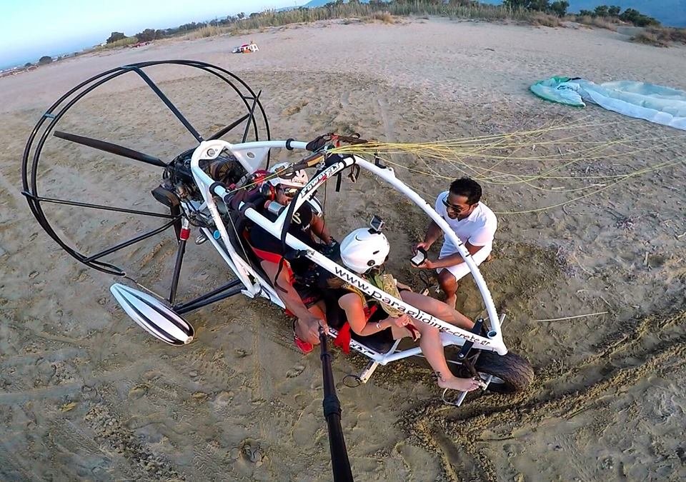 Πρωτότυπη πρόταση γάμου στα Χανιά: Από αέρος με paratrike! [εικόνες] | iefimerida.gr 4