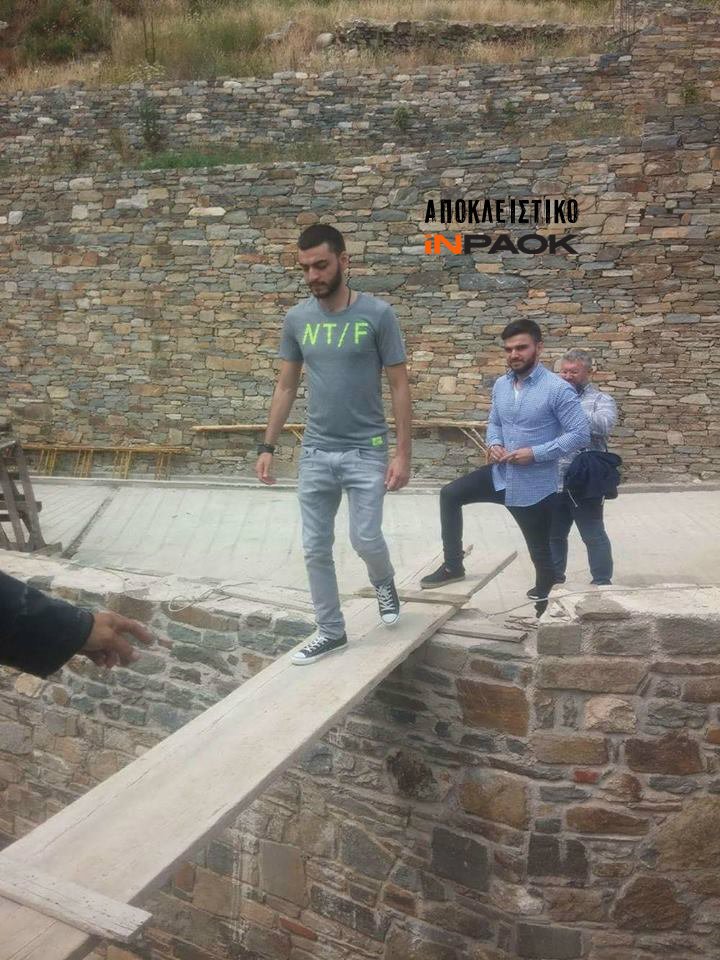 Ο Ιβάν Σαββίδης πάνω σε τρούλο τοποθετεί σταυρό σε εκκλησία στο Αγιο Ορος [εικόνα]  | iefimerida.gr 3