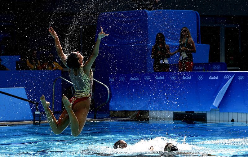 Αστρικές αθλήτριες στη συγχρονισμένη κολύμβηση άφησαν με ανοιχτό το στόμα τους θεατές [εικόνες] | iefimerida.gr 0