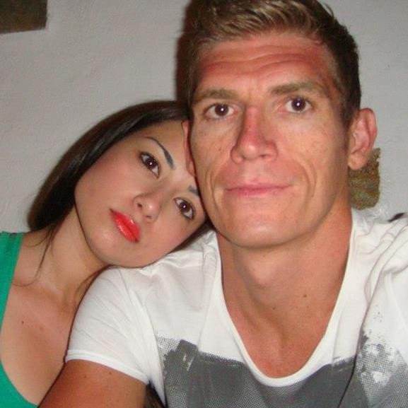 Η όμορφη σύζυγος του Σπύρου Γιαννιώτη -Συγκινημένη τον υποδέχθηκε στο αεροδρόμιο [εικόνες] | iefimerida.gr 6