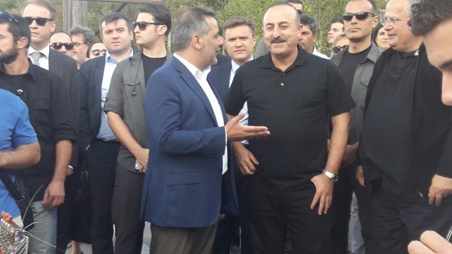 Με μαντινάδες υποδέχθηκαν Κοτζιά και Τσαβούσογλου στο οροπέδιο Λασιθίου [εικόνες] | iefimerida.gr 0