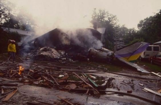 Τραγωδία στις ΗΠΑ: Επεσε ιδιωτικό αεροσκάφος – Νεκροί και οι 6 επιβάτες [εικόνες] | iefimerida.gr 0