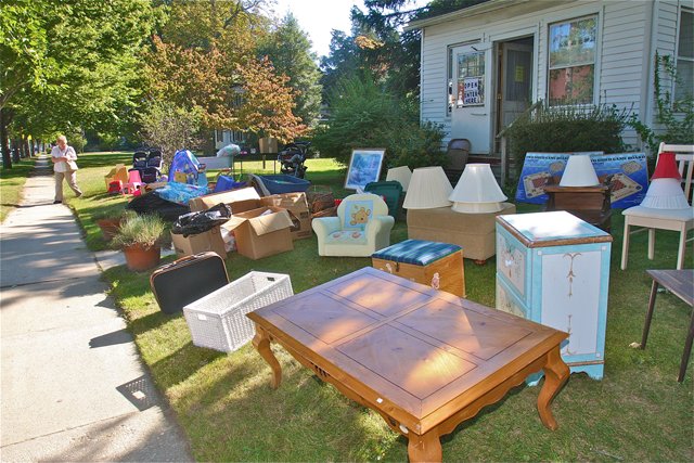 Ξεπουλάω ό,τι έχω στην αυλή μου -Γιατί αυτό γίνεται στις ΗΠΑ, όχι στην Ελλάδα [εικόνες] | iefimerida.gr 4