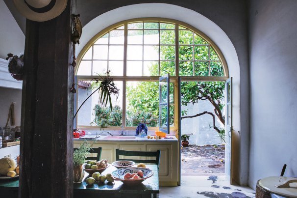 Τα πανέμορφα σπίτια διασήμων στην Υδρα -Ομορφιά & αισθητική πέρα από τα όρια [εικόνες] | iefimerida.gr 3