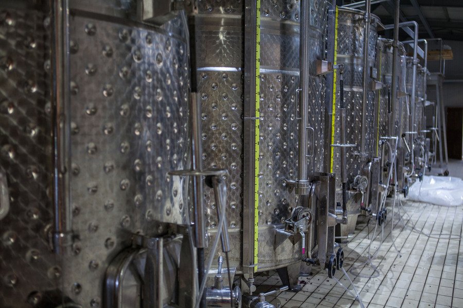 Ο γιος του Μπουτάρη μας ξεναγεί στο κτήμα του «Κυρ Γιάννη» στην Νάουσα [εικόνες] | iefimerida.gr 6