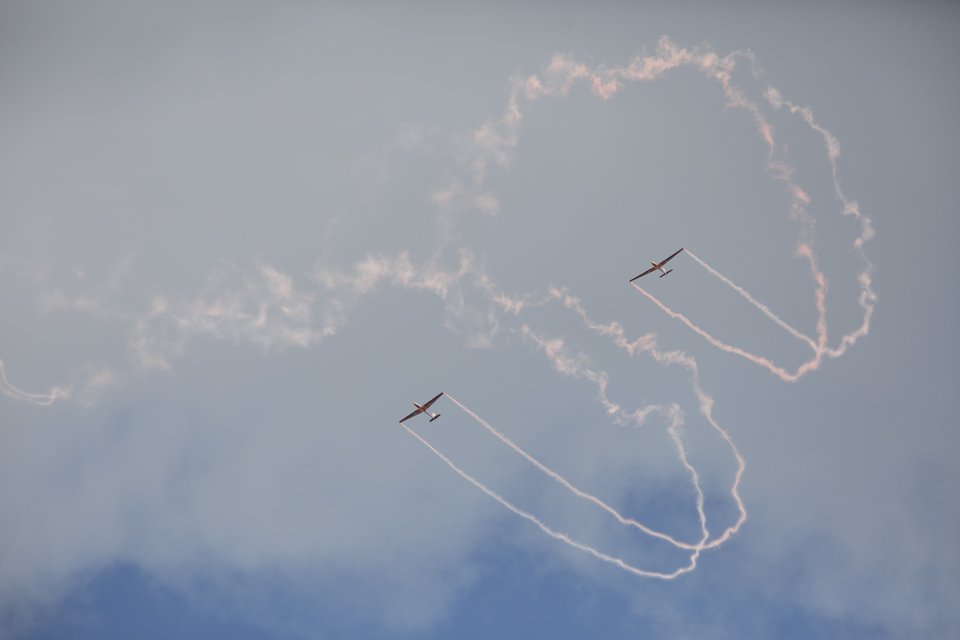 Αεροπορικό υπερθέαμα στην Τανάγρα: Ακροβατικά στον ουρανό με τους καλύτερους πιλότους [εικόνες] | iefimerida.gr 0