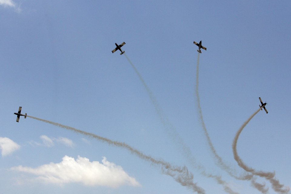 Αεροπορικό υπερθέαμα στην Τανάγρα: Ακροβατικά στον ουρανό με τους καλύτερους πιλότους [εικόνες] | iefimerida.gr 5