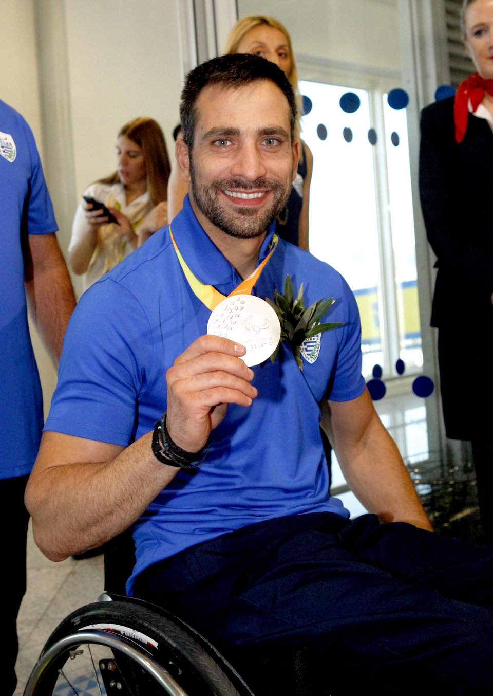 Πάτησαν... Ελλάδα οι ήρωες της Παραολυμπιακής ομάδας – Επική εμφάνιση Μάμαλου [εικόνες] | iefimerida.gr 5