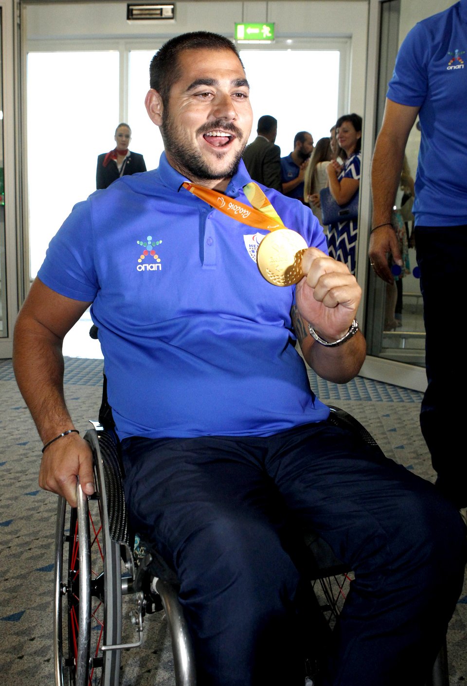 Πάτησαν... Ελλάδα οι ήρωες της Παραολυμπιακής ομάδας – Επική εμφάνιση Μάμαλου [εικόνες] | iefimerida.gr 3