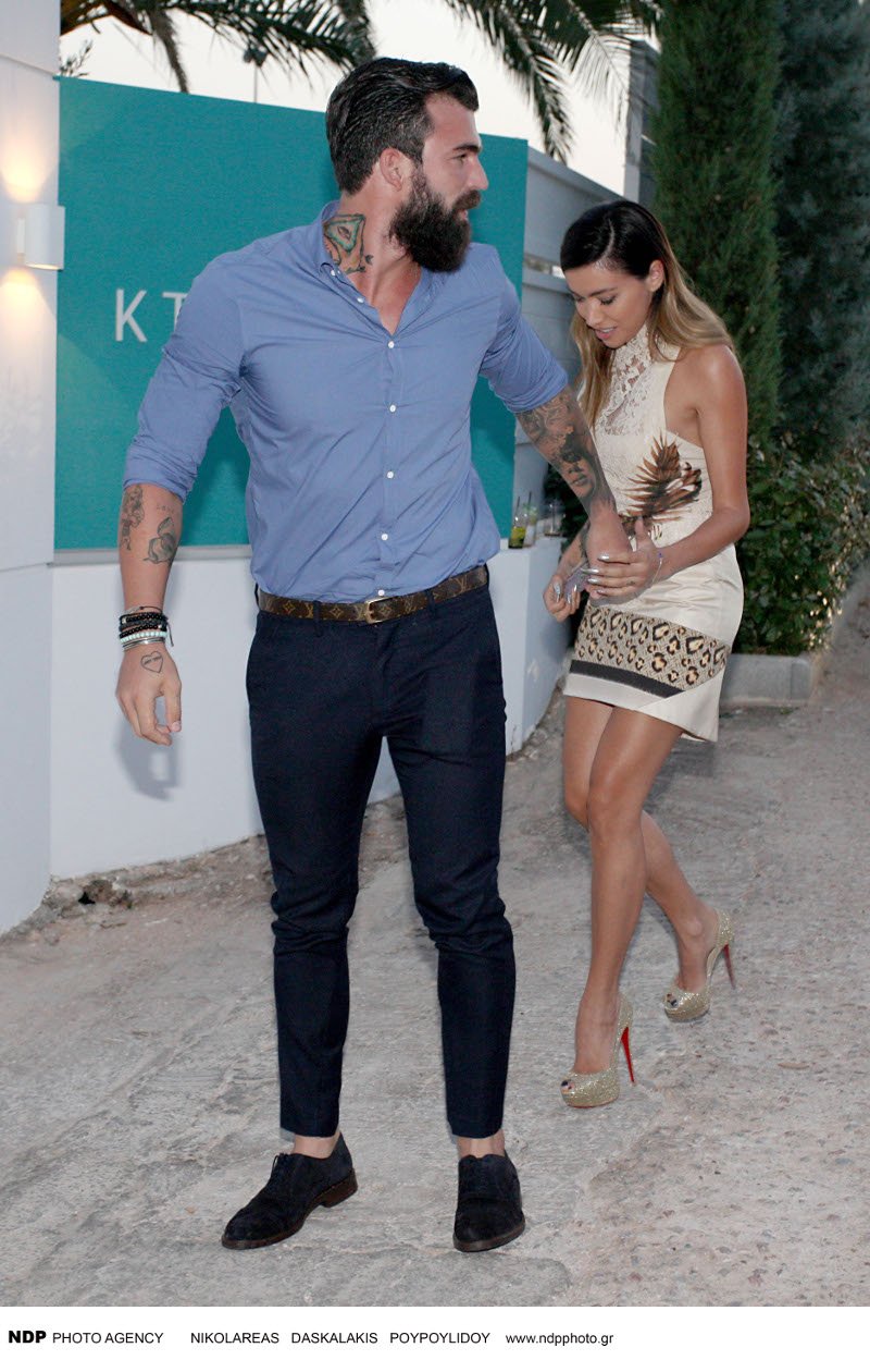 Ολγα Φαρμάκη-Δημήτρης Αλεξάνδρου: Πρώτη δημόσια εμφάνιση πιασμένοι χέρι-χέρι [εικόνες] | iefimerida.gr 0