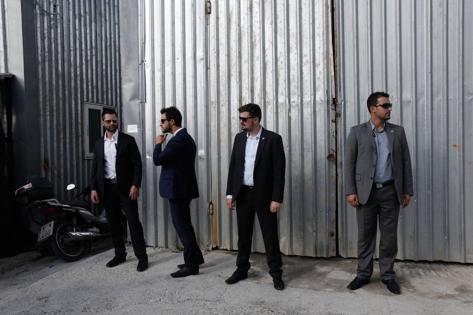 «Φρούριο» στήθηκε γύρω από τον Τσίπρα – Δεκάδες άνδρες της ασφάλειας σε κάθε του βήμα στη Θεσσαλονίκη [εικόνες] | iefimerida.gr 4