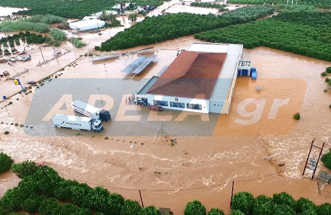 Καρέ-καρέ η διάσωση εγκλωβισμένων σε σούπερ μάρκετ στη Σκάλα Λακωνίας [εικόνες] | iefimerida.gr 1