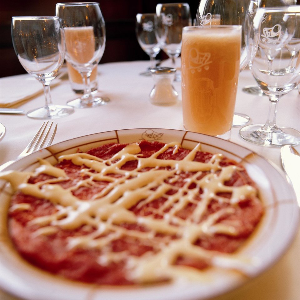 Bellini, το μυθικό κοκτέιλ του Harry's Bar της Βενετίας [εικόνες] | iefimerida.gr 4