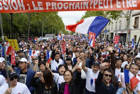 Για πρώτη φορά διαδήλωσαν Κινέζοι στο Παρίσι –«Σταματήστε τον ρατσισμό σε Ασιάτες»! [εικόνες] | iefimerida.gr 0