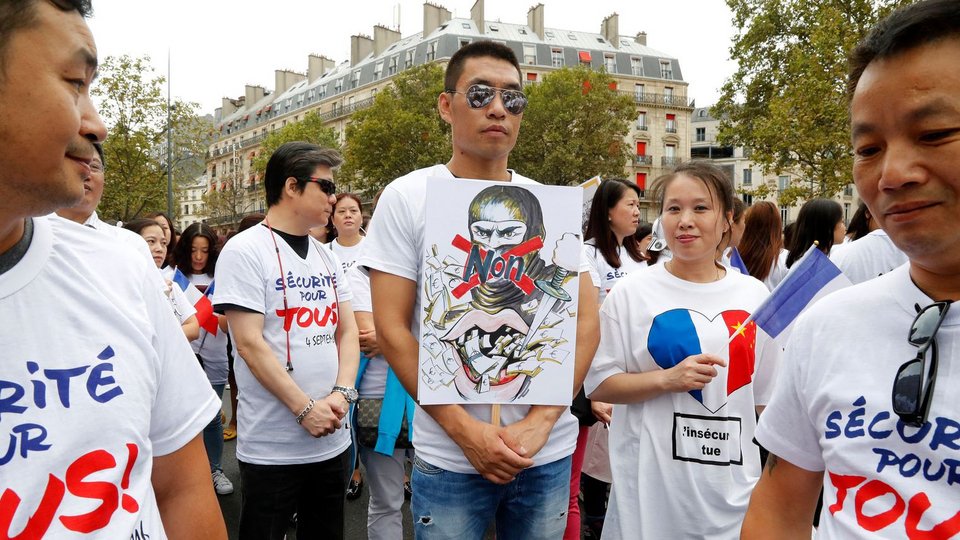 Για πρώτη φορά διαδήλωσαν Κινέζοι στο Παρίσι –«Σταματήστε τον ρατσισμό σε Ασιάτες»! [εικόνες] | iefimerida.gr 4