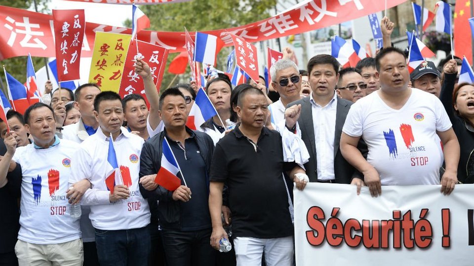 Για πρώτη φορά διαδήλωσαν Κινέζοι στο Παρίσι –«Σταματήστε τον ρατσισμό σε Ασιάτες»! [εικόνες] | iefimerida.gr 2