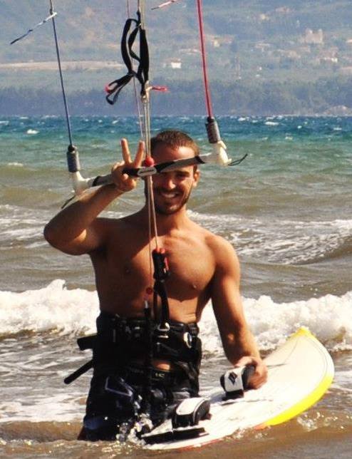 Ο νέος δικηγόρος του «Deal» είναι κούκλος -Με κορμί «φέτες» κάτω από το κοστούμι [εικόνες] | iefimerida.gr 1