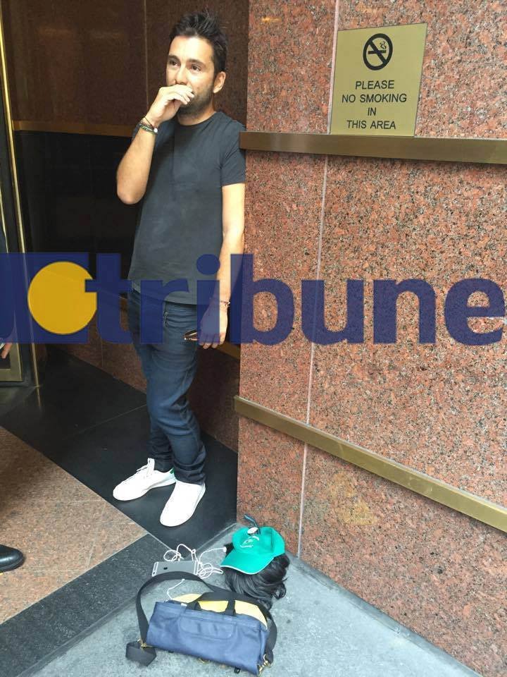 Αγριος καβγάς Παππά-δημοσιογράφων για την... παρακολούθηση και τις περούκες στη Νέα Υόρκη [εικόνες] | iefimerida.gr 2