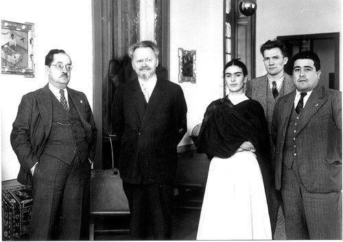 Φρίντα Κάλο, η κρυφή και τελευταία ερωμένη του Λέον Τρότσκι [εικόνες] | iefimerida.gr 8