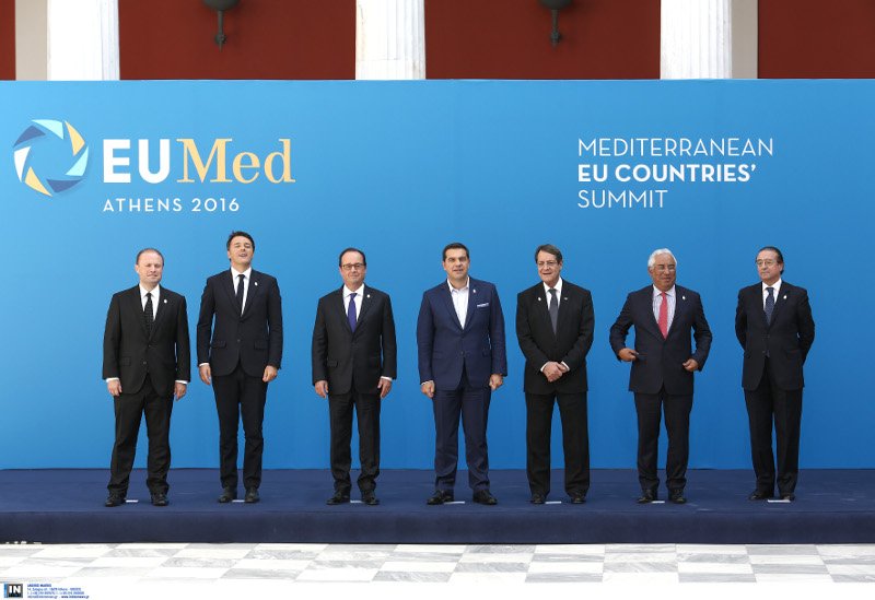 Παραλειπόμενα από τη Σύνοδο του Νότου -Αγκαλιές, φιλιά, η όμορφη τροχονόμος και η χελώνα [εικόνες] | iefimerida.gr 16