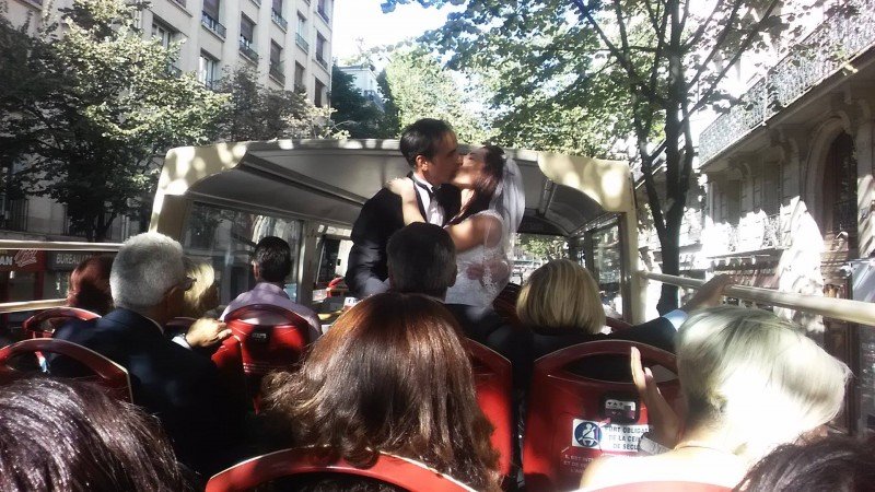 Παντρεύτηκε η ανιψιά του αδικοχαμένου πιλότου Ηλιάκη -Γάμος α λα κρητικά, δίπλα στον Σηκουάνα [εικόνες] | iefimerida.gr 3