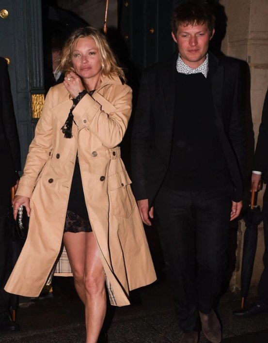 Γάμο στην Υδρα σκέφτεται η Κέιτ Μος με τον 29χρονο σύντροφό της [εικόνα] | iefimerida.gr 0