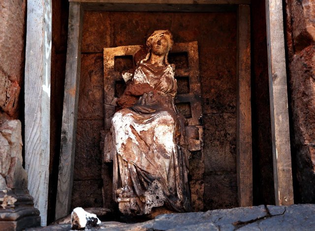 Ανακάλυψαν άθικτο άγαλμα της Κυβέλης 2.100 χρόνων [εικόνα] | iefimerida.gr 0