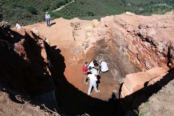 Ανακάλυψαν άθικτο άγαλμα της Κυβέλης 2.100 χρόνων [εικόνα] | iefimerida.gr 1