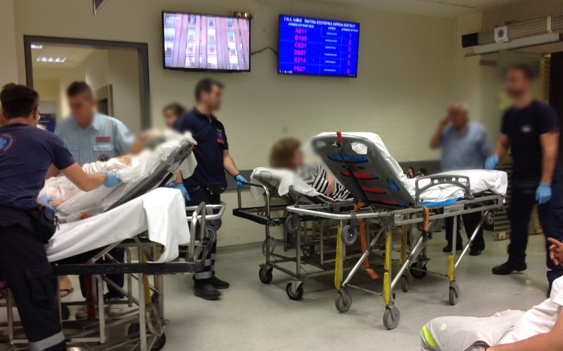 Το iefimerida έζησε μια εφημερία στο Λαϊκό -Απόγνωση, ουρές και οργή [εικόνες] | iefimerida.gr 0