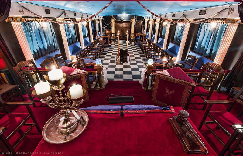 Για πρώτη φορά: Φωτογραφίες από το εσωτερικό της Μασονικής Στοάς Πειραιά [εικόνες] | iefimerida.gr 12