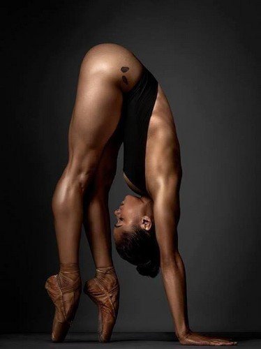 Συγκλονίζει η μαύρη μπαλαρίνα -Η πρώτη που χόρεψε Λίμνη των Κύκνων [εικόνες] | iefimerida.gr 9